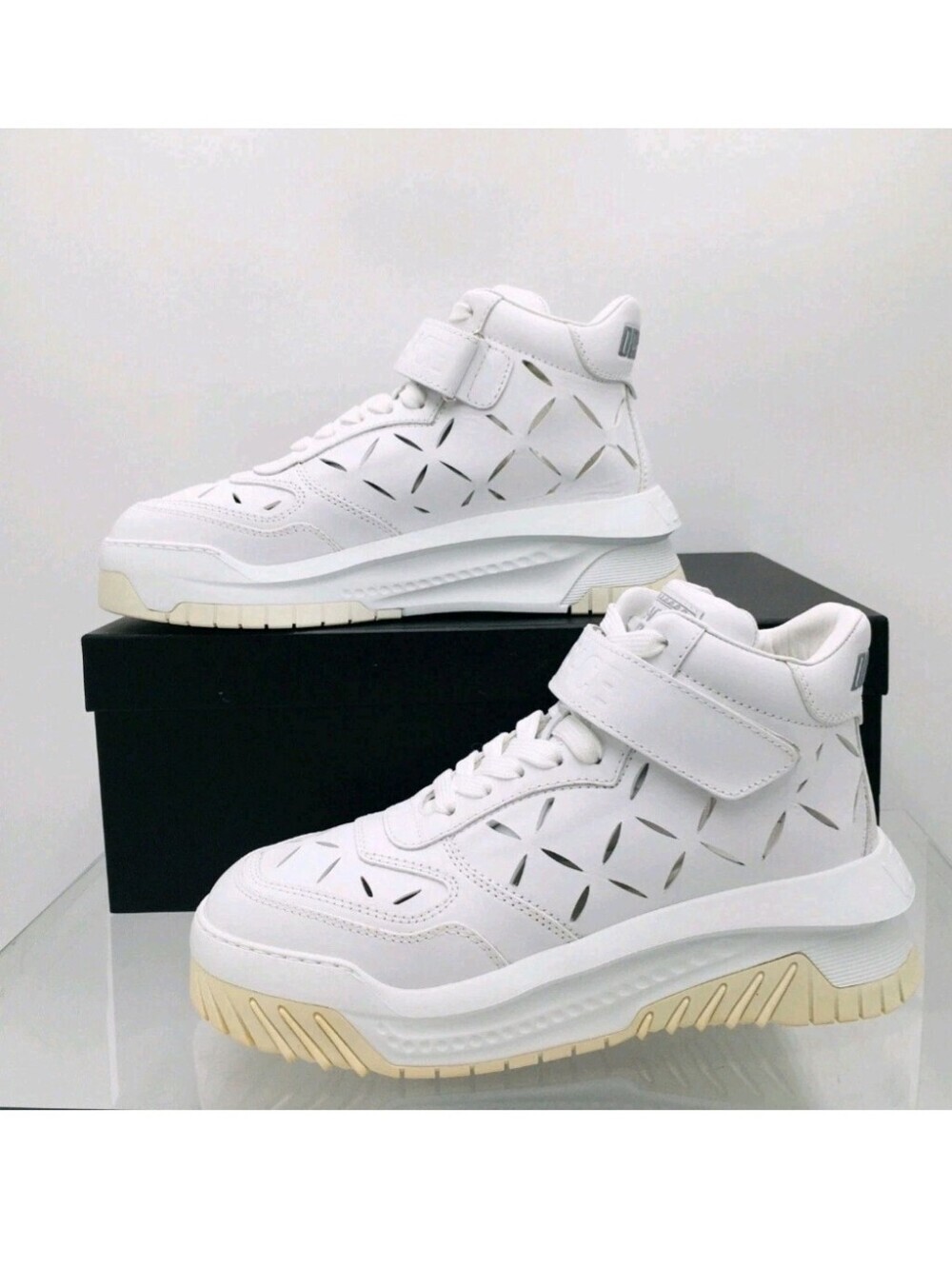 Versace Odissea Sneaker 'Cut-Out - Optical White' US Mens 11 - Picture 13 of 13